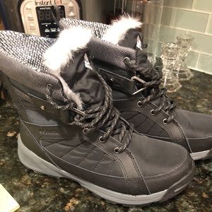 Columbia Women's Meadows Omni Waterproof Boots